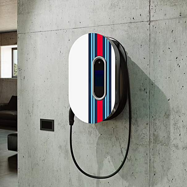 Afdekking MARTINI RACING® design voor laaddock met Porsche Mobile Charger Connect