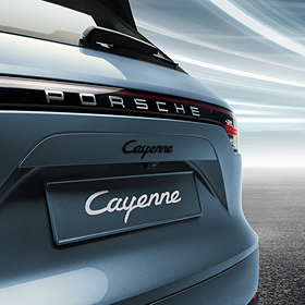 Porsche Embleem hoogglans zwart 'Cayenne Turbo S E-Hybrid'