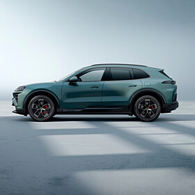 Porsche 21-inch Cayenne Turbo Aero complete winterwielset, gelakt in zwart (zijdeglans) met voorvlak in Turb